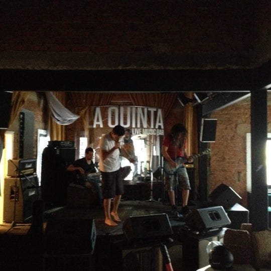 Foto tirada no(a) La Quinta Bar por Aaron em 7/4/2012