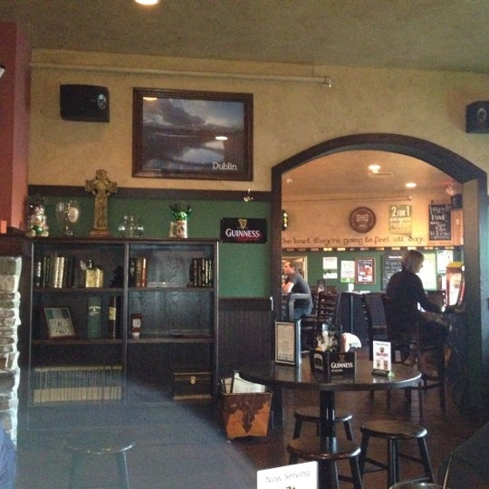 Photo taken at Dublin&#39;s Irish Pub by Lauren on 9/9/2012