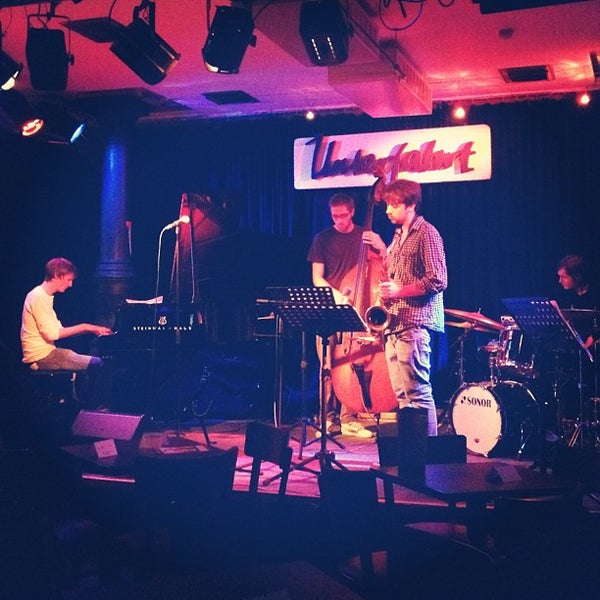 4/22/2012 tarihinde Philippziyaretçi tarafından Jazzclub Unterfahrt'de çekilen fotoğraf