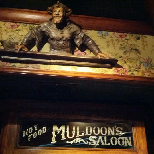 Foto tomada en Muldoon&#39;s Irish Pub  por Dudley T. el 7/29/2012