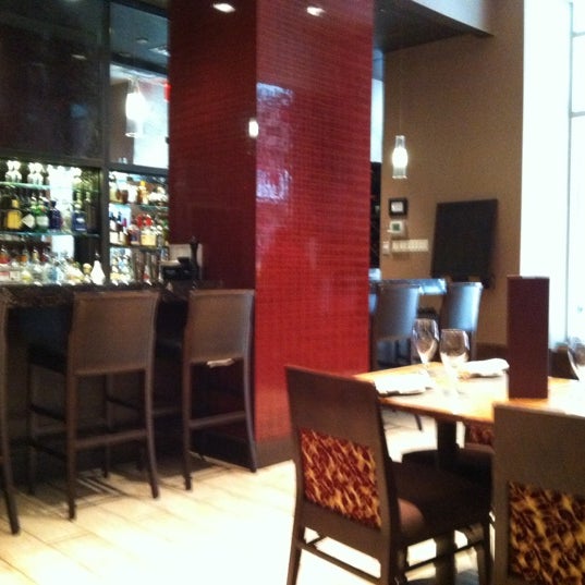 Снимок сделан в ei8htstone bar &amp; restaurant пользователем Masum R. 8/27/2012