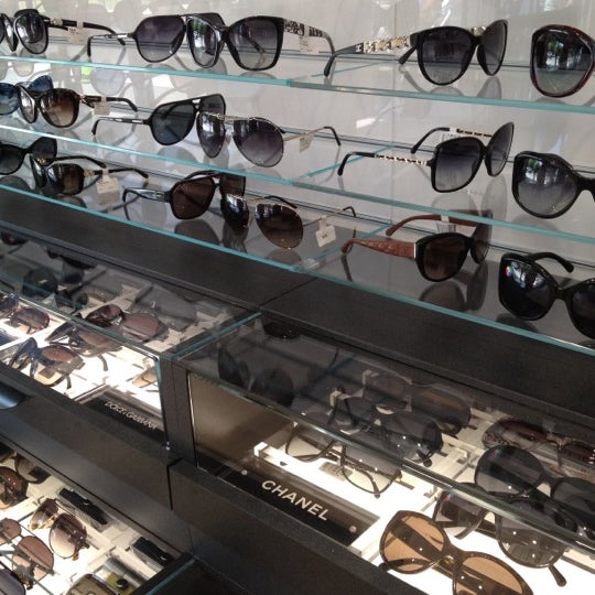 Sunglass Hut - Town Center - 팁 1개