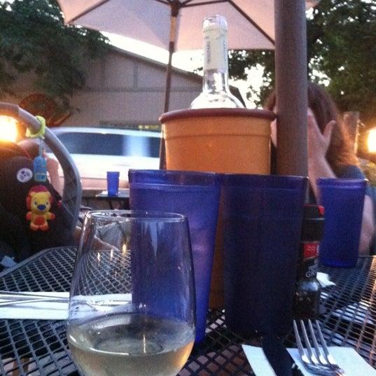 Снимок сделан в Olive&#39;s Greek Taverna пользователем Meg C. 8/24/2012