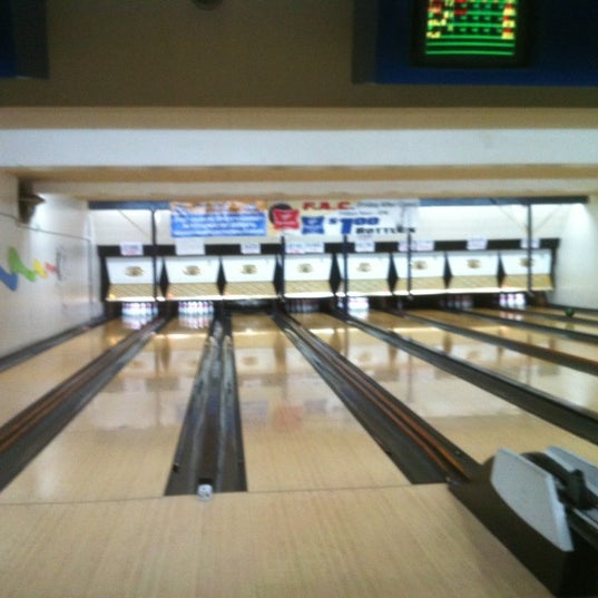 Photo taken at Wenger&#39;s Bowling Center by H C. on 2/19/2012