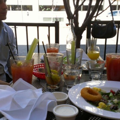 9/8/2012にShannon V.がThe Hornet Restaurantで撮った写真