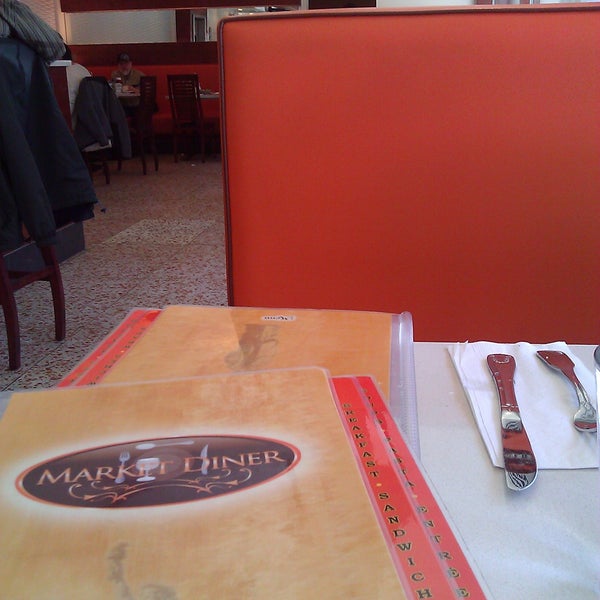 4/7/2012 tarihinde Christopher V.ziyaretçi tarafından Market Diner'de çekilen fotoğraf