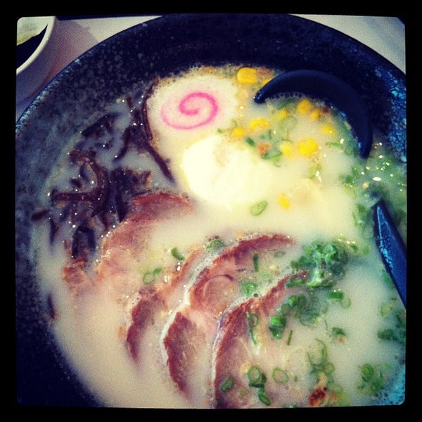 Photo taken at Habitat Japanese Restaurant 楠料理 by shuan l. on 8/2/2012