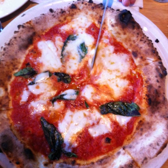Foto tirada no(a) Tutta Bella Neapolitan Pizzeria por Jim em 8/18/2012