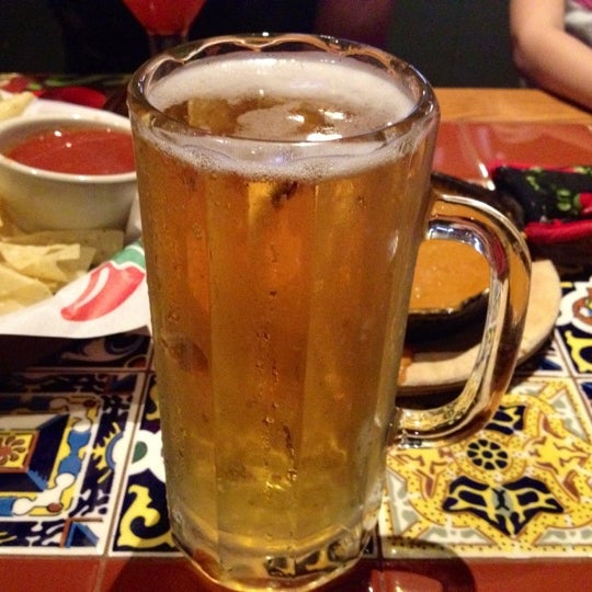 Photo taken at Chili&#39;s Grill &amp; Bar by Adan A. on 3/24/2012