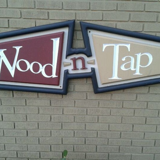 WoodnTap Hartford'da Amerikan Restoranı