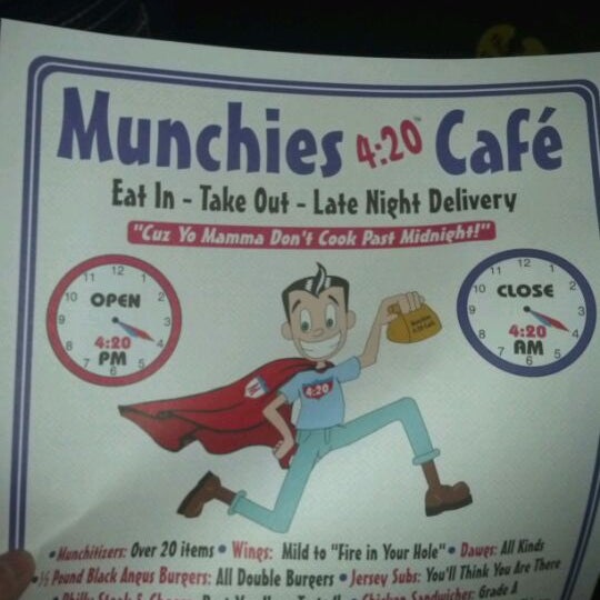 Das Foto wurde bei Munchies 420 Cafe von Jake D. am 5/3/2012 aufgenommen