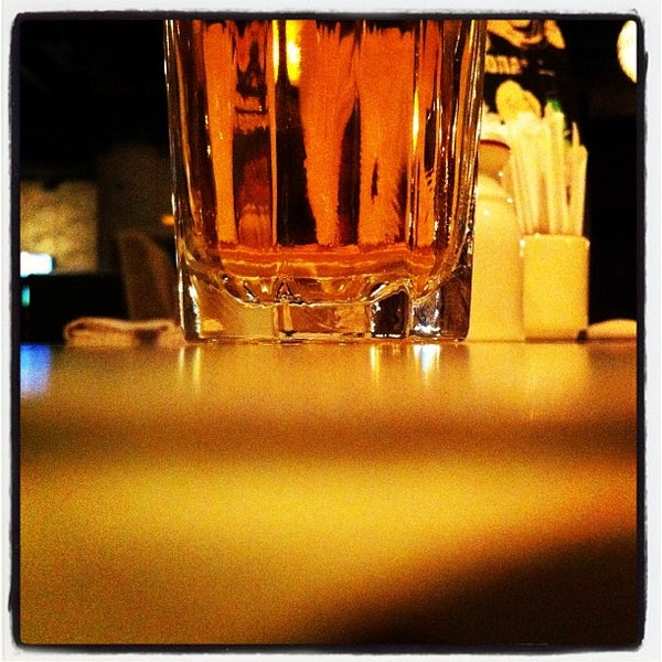 Foto diambil di Jimmy&#39;s Pub oleh Tonych O. pada 2/21/2012
