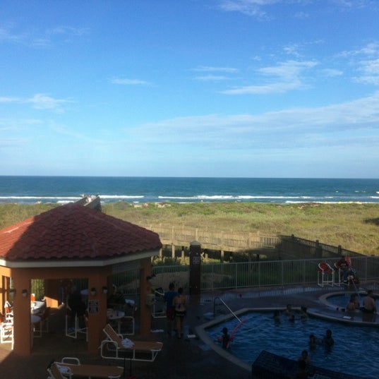 Снимок сделан в La Copa Inn Beach Hotel пользователем Van H. 8/22/2012