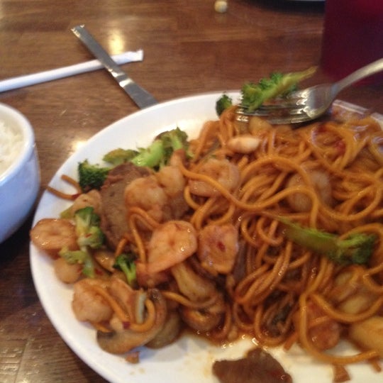 Photo taken at Empire Fire Mongolian Grill by Colin on 7/8/2012
