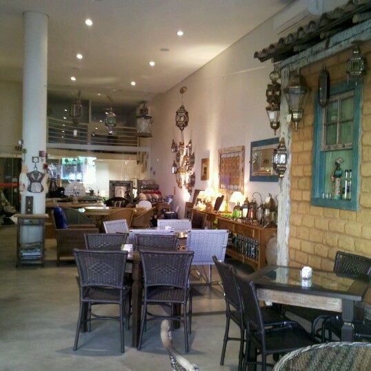 Photo taken at Caixeiro Vicente Restaurante e Café by Isabella F. on 8/10/2012