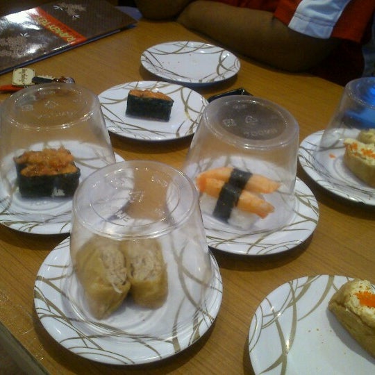 Снимок сделан в Ramen-Ten | Shin Tokyo Sushi™ пользователем Asiah Y. 9/2/2012