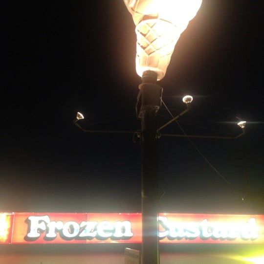 7/4/2012 tarihinde Brian D.ziyaretçi tarafından Randy&#39;s Frozen Custard'de çekilen fotoğraf