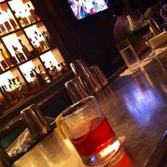4/1/2012 tarihinde Arianne F.ziyaretçi tarafından Bourbon Bar'de çekilen fotoğraf