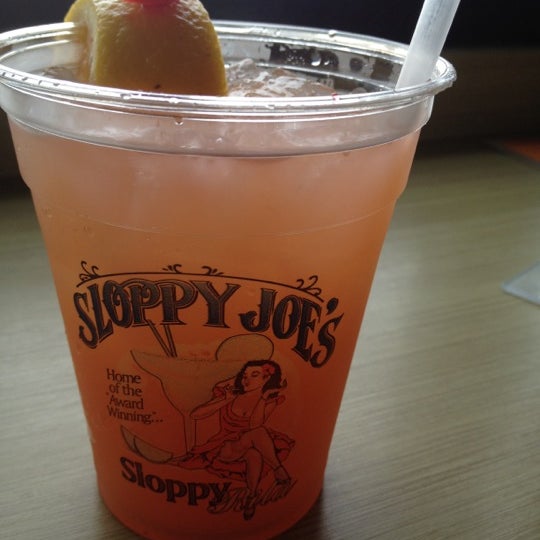 Снимок сделан в Sloppy Joe&#39;s пользователем Laura H. 8/25/2012
