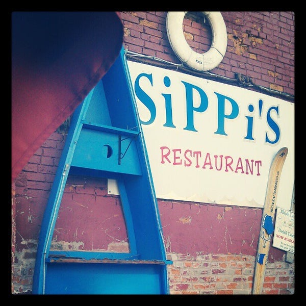 Photo taken at Sippi&#39;s American Grill &amp; Craft Beer by Stephenie on 4/17/2012
