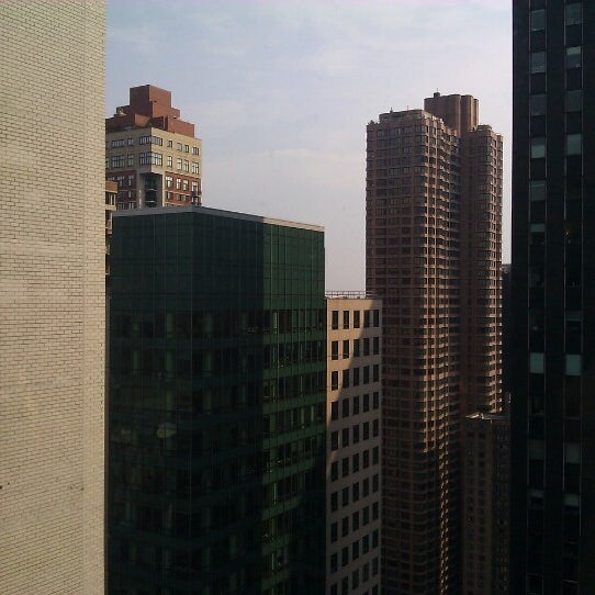 Снимок сделан в The New York Helmsley Hotel пользователем Sam G. 8/3/2012