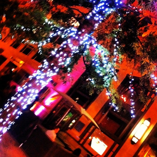 8/2/2012にPeter S.がLima Restaurant &amp; Loungeで撮った写真