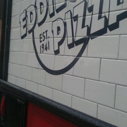 5/15/2012にTracy S.がThe Eddie&#39;s Pizza Truckで撮った写真