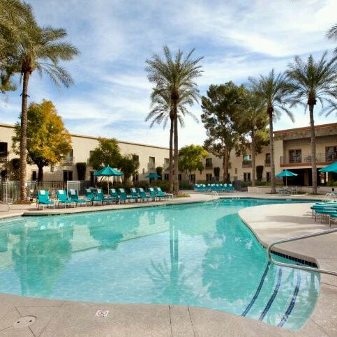 รูปภาพถ่ายที่ Hilton Scottsdale Resort &amp; Villas โดย Danielle P. เมื่อ 6/10/2012