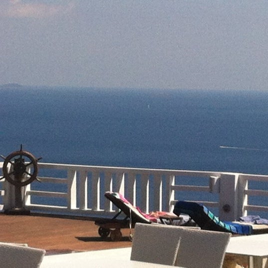 9/5/2012 tarihinde Antonios M.ziyaretçi tarafından Kivo Art Hotel &amp; Suites Skiathos'de çekilen fotoğraf