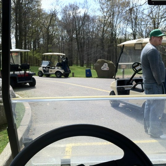 4/21/2012 tarihinde Luke G.ziyaretçi tarafından Kettle Hills Golf Course'de çekilen fotoğraf