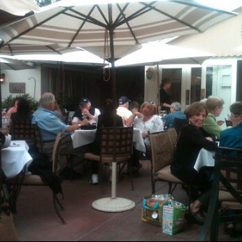 Foto scattata a Arcadia Farms Café da Across Arizona Tours il 2/8/2012