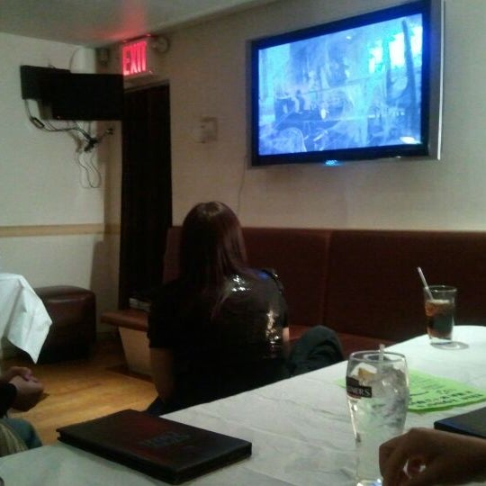 Das Foto wurde bei Stone Creek Bar and Lounge von Shanda R. am 3/4/2012 aufgenommen