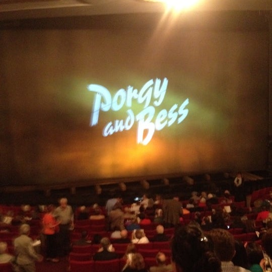 รูปภาพถ่ายที่ Porgy &amp; Bess on Broadway โดย @MstrBrown เมื่อ 9/11/2012