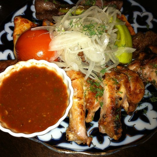 4/25/2012 tarihinde A.A. K.ziyaretçi tarafından SamarQand Restaurant and Bar'de çekilen fotoğraf