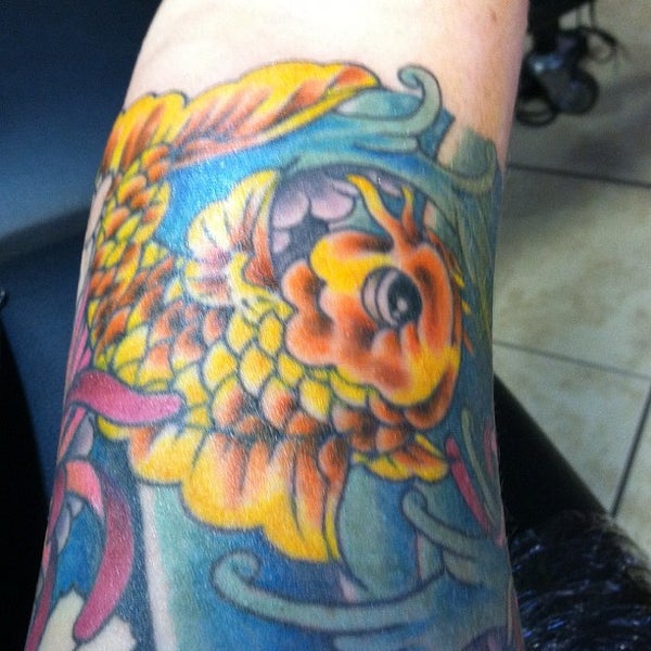 Acme Tattoo Co. 37 ziyaretçi