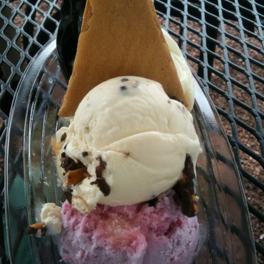 Photo taken at Owowcow Creamery by Laura F. on 8/7/2012