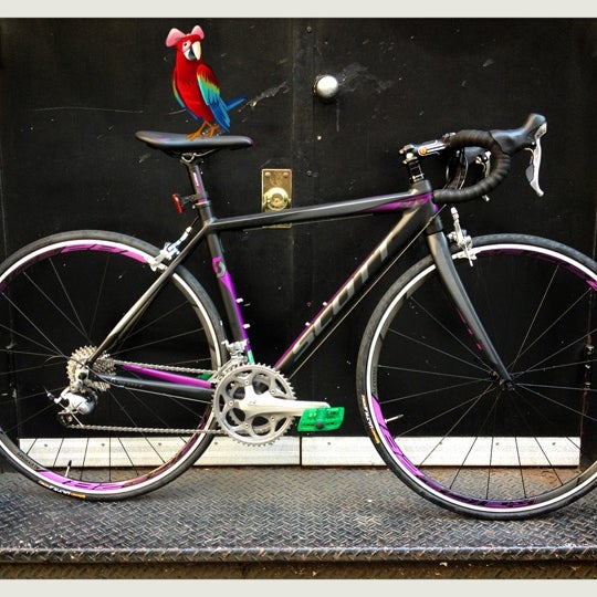 Foto scattata a Zen Bikes da Anita S. il 8/10/2012