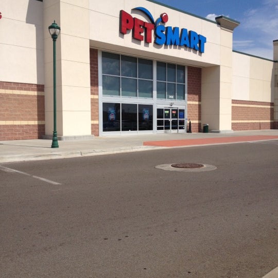 PetSmart 2100 S Service Rd