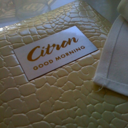 Photo taken at Citron at Viceroy Palm Springs by Ashley S. on 6/10/2012