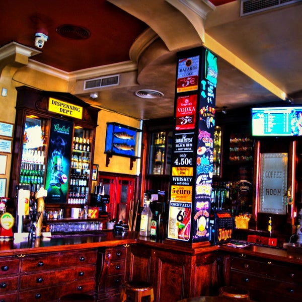 A perfect place to see a fantastic FC Barcelona match with its 6 giant screens. Wide selection of drinks