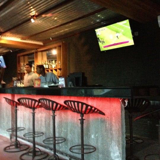 Foto tirada no(a) Loft Lounge Bar por Harsha W. em 7/1/2012