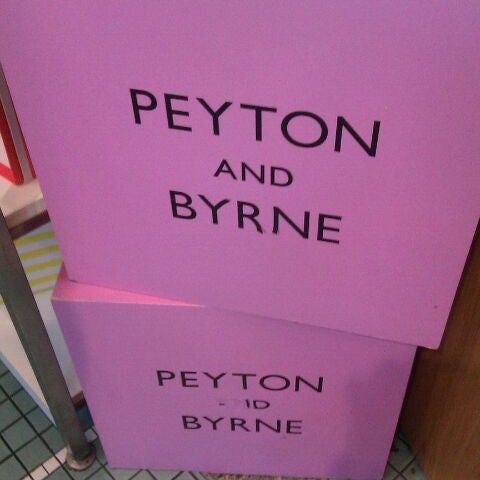 Photo prise au Peyton and Byrne par Giovanni L. le3/25/2012