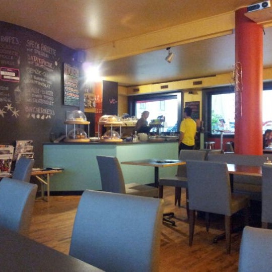 รูปภาพถ่ายที่ Kafi Schoffel โดย Tyler R. เมื่อ 5/1/2012