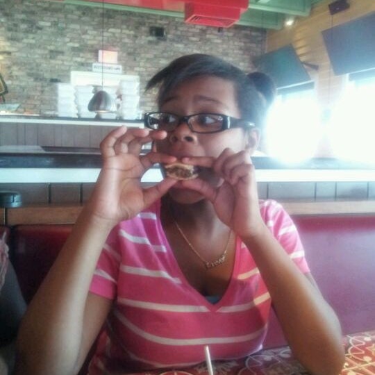 Photo taken at Chili&#39;s Grill &amp; Bar by Khalilah M. on 5/24/2012