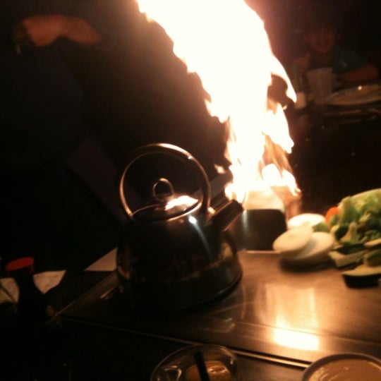 Photo taken at DaRuMa- Japanese Steakhouse and Sushi Lounge by David B. on 6/21/2012
