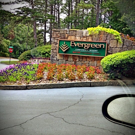 Das Foto wurde bei Atlanta Evergreen Lakeside Resort von Ki T. am 6/9/2012 aufgenommen