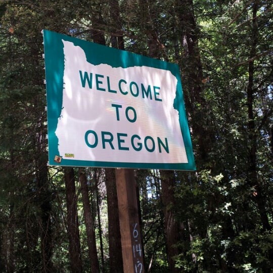 Photos at CaliforniaOregon State Line Border Crossing in O'Brien