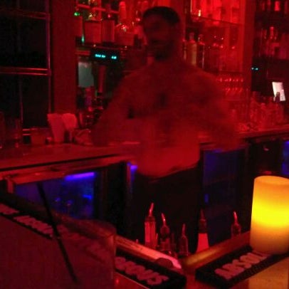 3/25/2012 tarihinde Victor M.ziyaretçi tarafından Eleven Nightclub'de çekilen fotoğraf