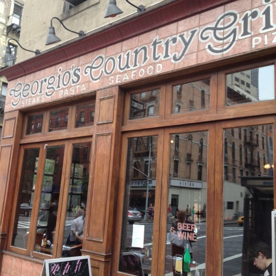รูปภาพถ่ายที่ Georgio&#39;s Country Grill โดย C M. เมื่อ 7/13/2012