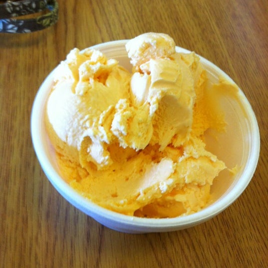 Foto tirada no(a) Jarrettsville Creamery &amp; Deli por Stephanie A. em 2/28/2012